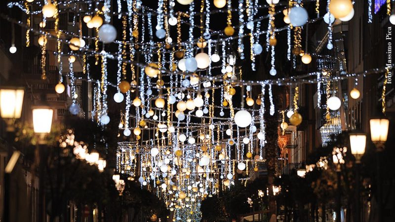 Si installano le Luci d’Artista in Corso Vittorio Emanuele