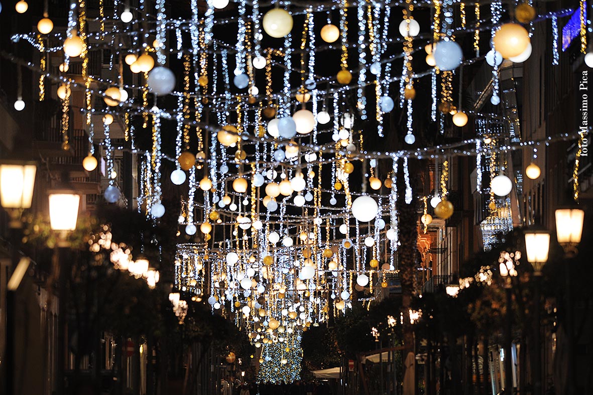 Si installano le Luci d’Artista in Corso Vittorio Emanuele