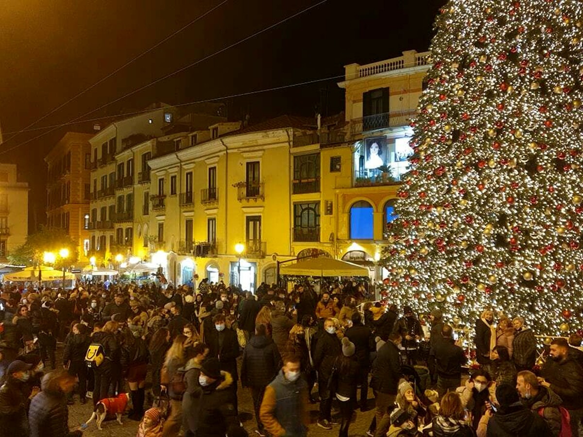 INAUGURAZIONE LUCI D’ARTISTA SALERNO 2022 AD INIZIO DICEMBRE