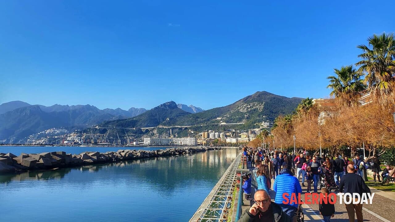 Record di presenze a Salerno per il lungo ponte dell’Epifania: partono i saldi invernali.