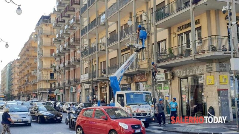 Sono partiti i lavori di montaggio delle Luminarie di Salerno 2023