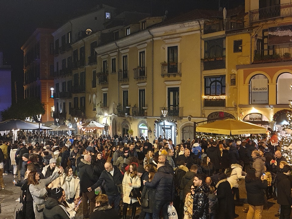 Santo Stefano 2023: Salerno fa il boom di visitatori per le Luci d’Artista