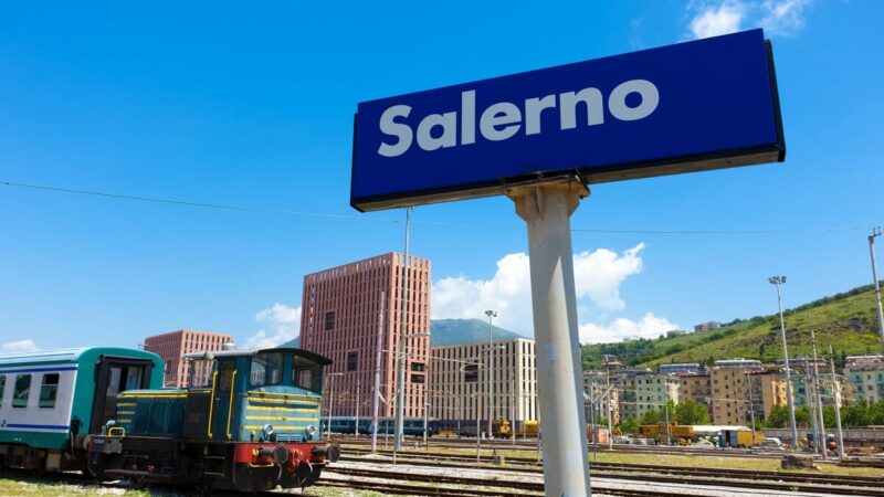 Luminarie Salerno 2023: Trenitalia aumenta le corse