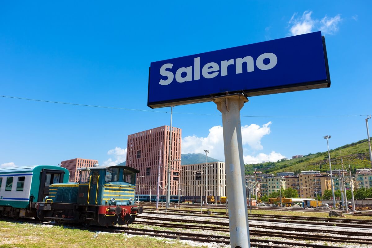 Luminarie Salerno 2023: Trenitalia aumenta le corse