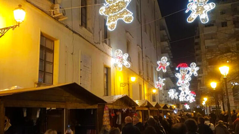 Luci d’Artista Salerno 2023: da lunedì 4 dicembre i Mercatini di Natale