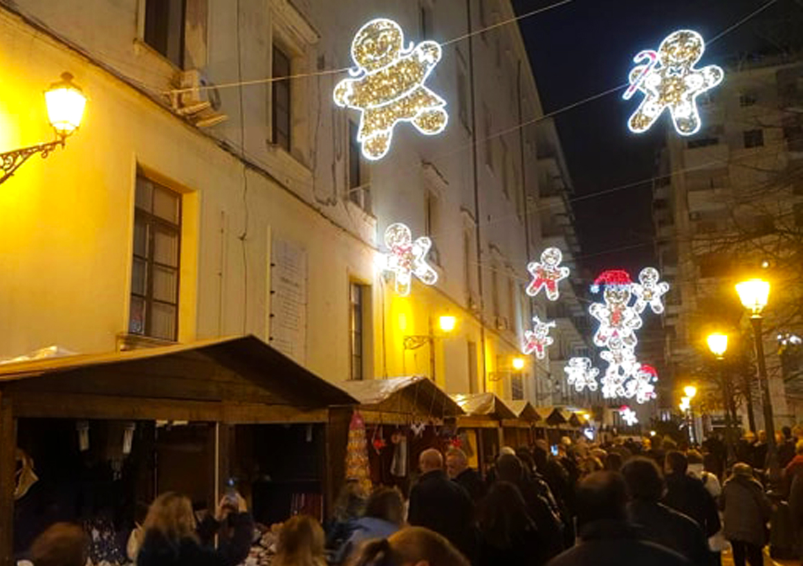 Luci d’Artista Salerno 2023: da lunedì 4 dicembre i Mercatini di Natale